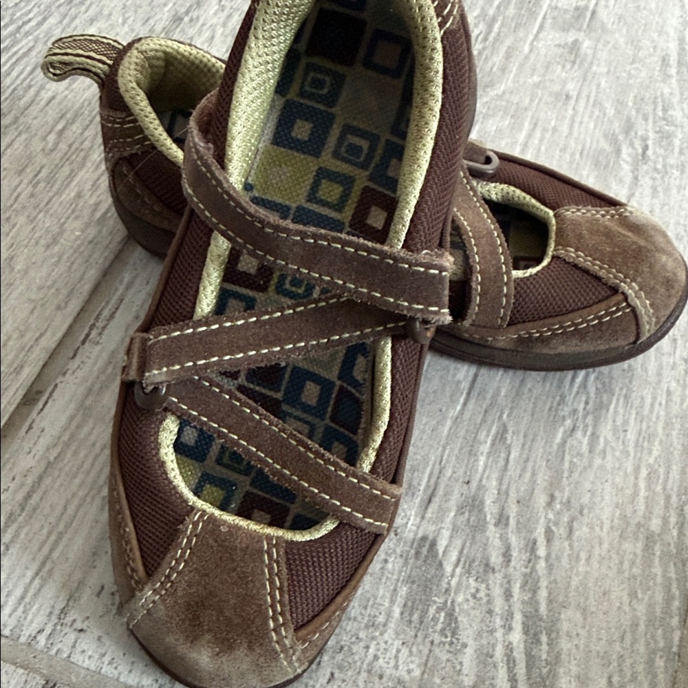 L.L Bean Brown Kids Sandal Shoes with Straps Size 10